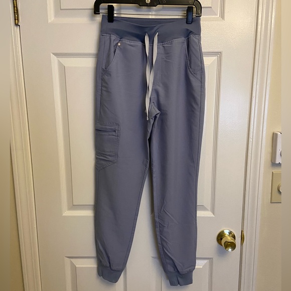 Like new Figs Vapora Zamoras - Picture 2 of 3